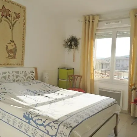 T3 A : Terrasse, Piscine, Parking Et Proximite Village - Fr-1-726-15 * La Croix-Valmer