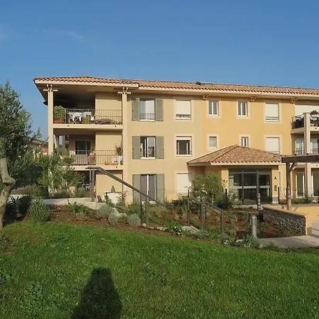 Apartment T3 A : Terrasse, Piscine, Parking Et Proximite Village - Fr-1-726-15