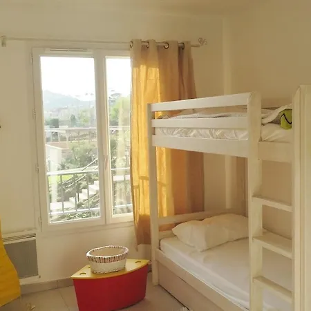T3 A : Terrasse, Piscine, Parking Et Proximite Village - Fr-1-726-15 Apartment